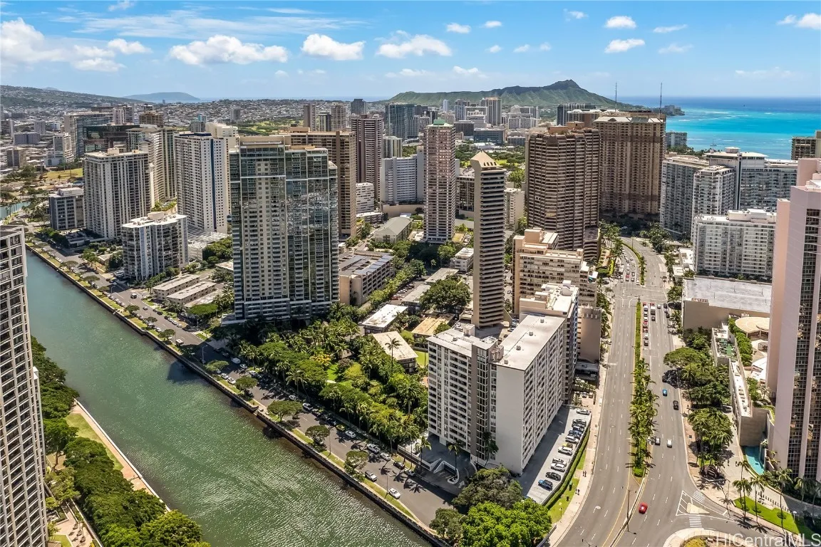 Honolulu, Hawaii 96815, United States, 2 Bedrooms Bedrooms, ,2 BathroomsBathrooms,Residential,Active,94983