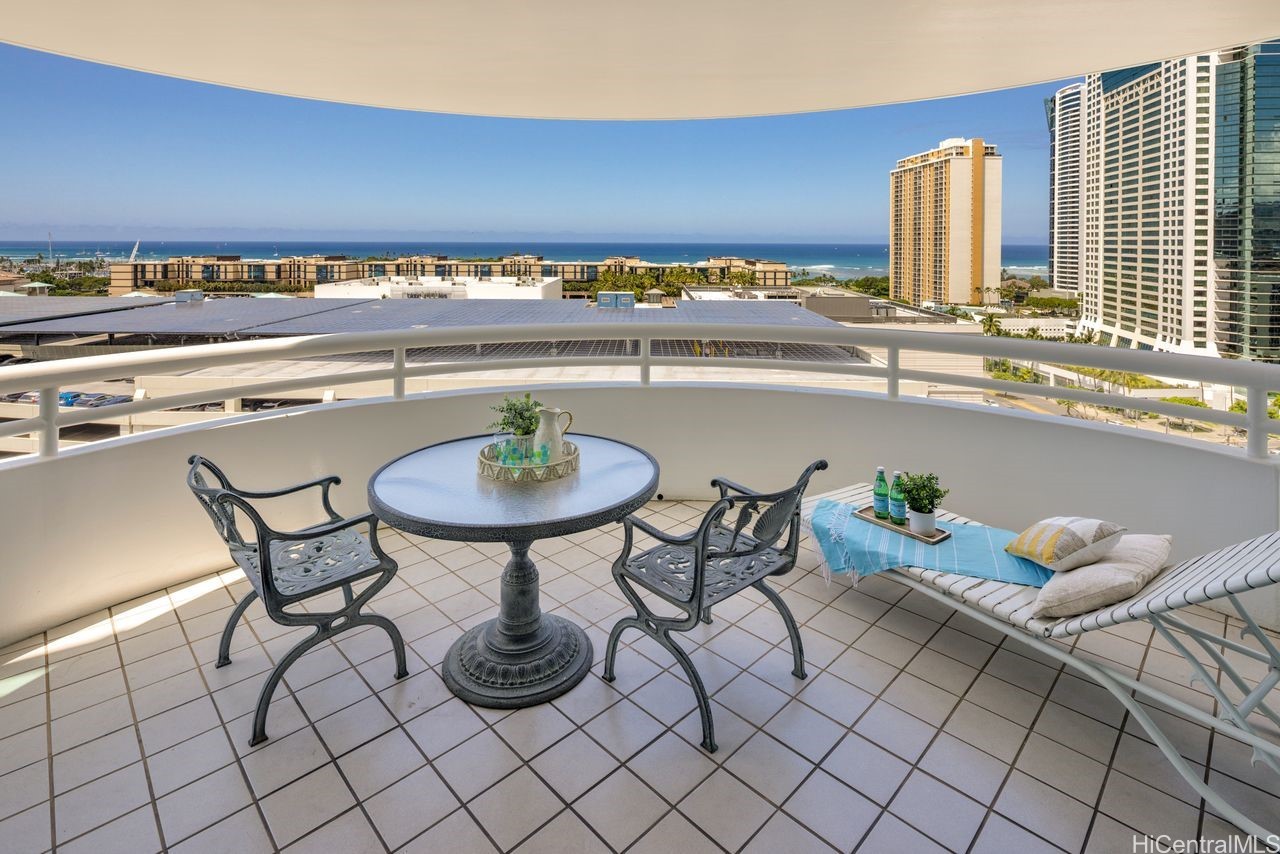 1341 Kapiolani Boulevard 18D