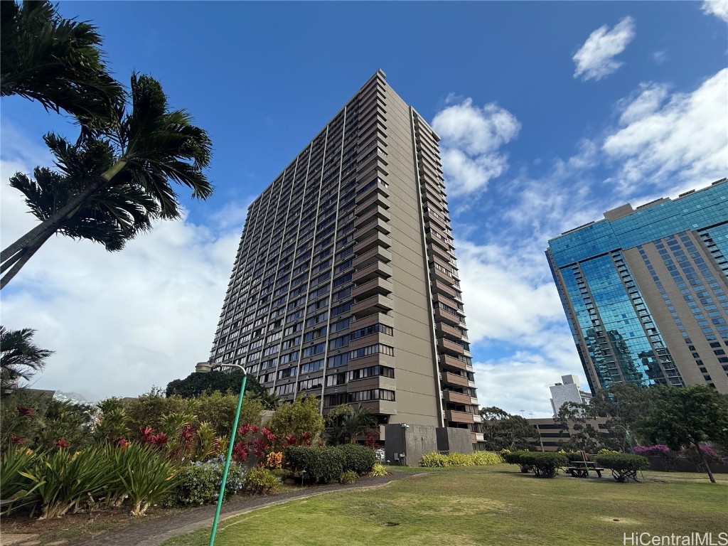 Kukui Plaza Residential Lease