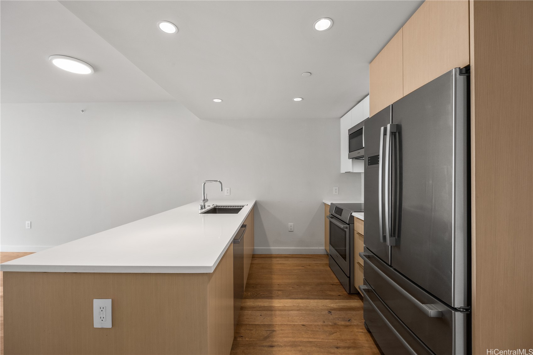 1001 Queen Street 3209