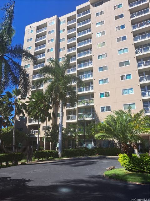 Photo of 94-302 Paiwa Street #1013, Waipahu, HI 96797 (MLS # 202526077)