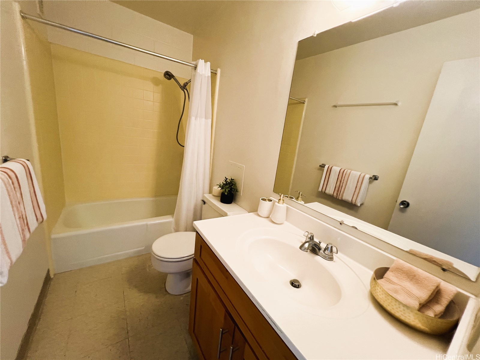 2122 Lime Street 304