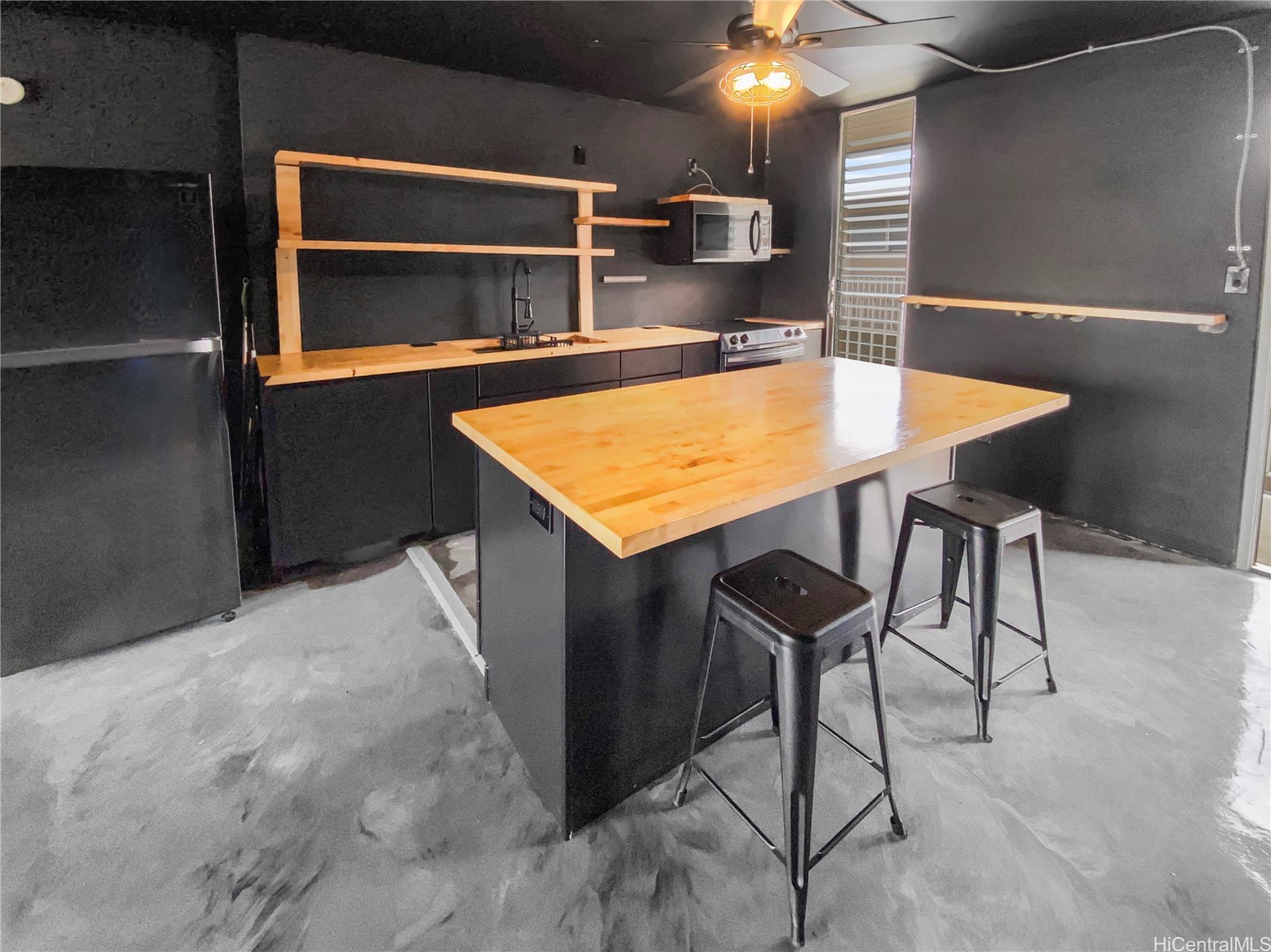 95-2047 Waikalani Place D601