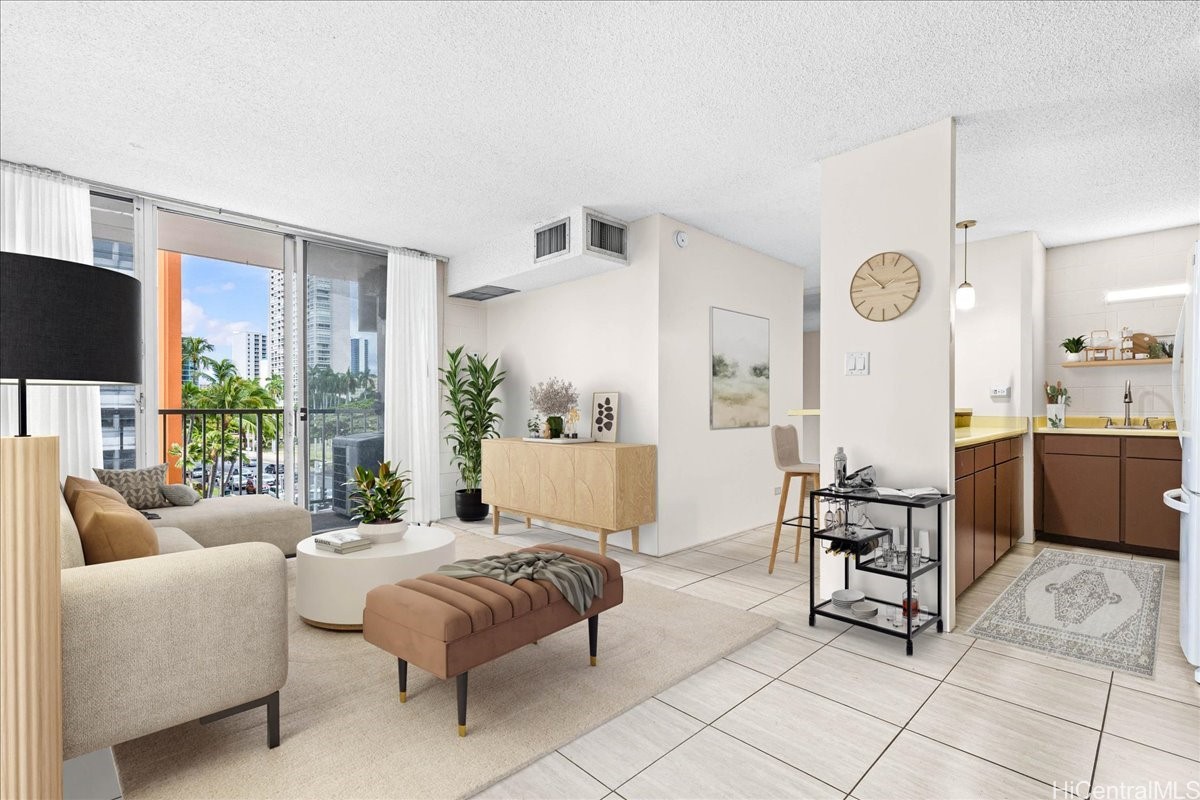 1415 Punahou Street 406