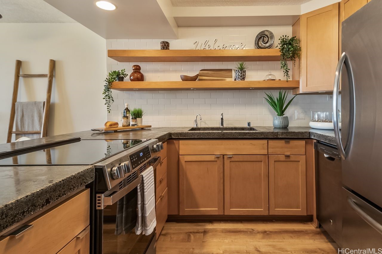 3138 Waialae Avenue 230