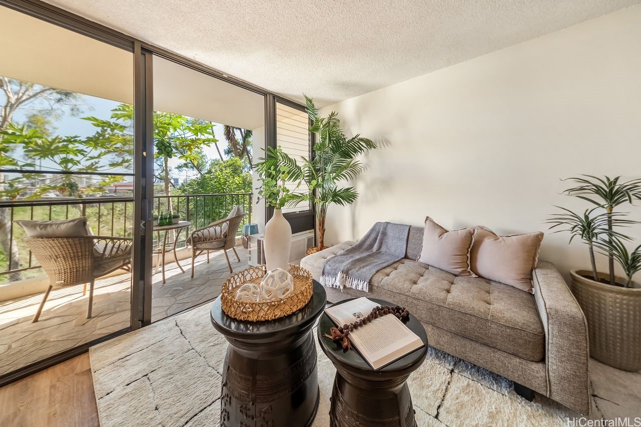 3138 Waialae Avenue 230