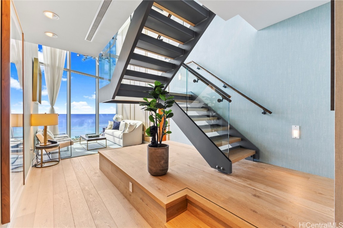 383 Kalaimoku Street PHG