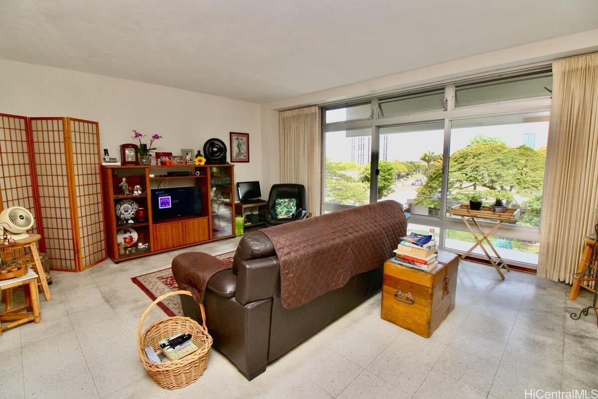 1511 Nuuanu Avenue 338