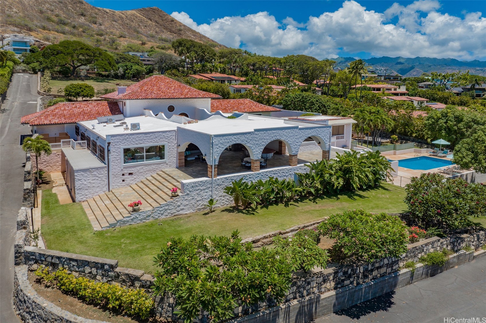3735- Diamond Head Road