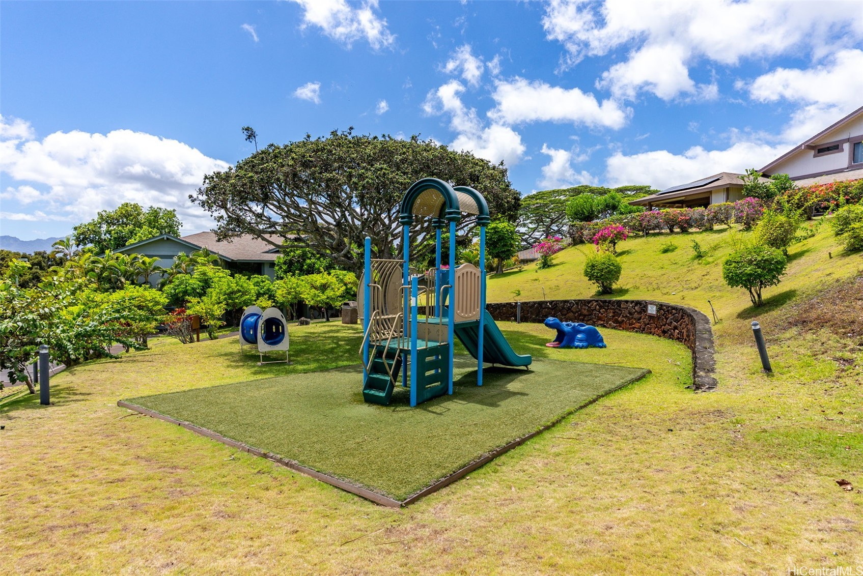 Wailuna 1-b Condominium