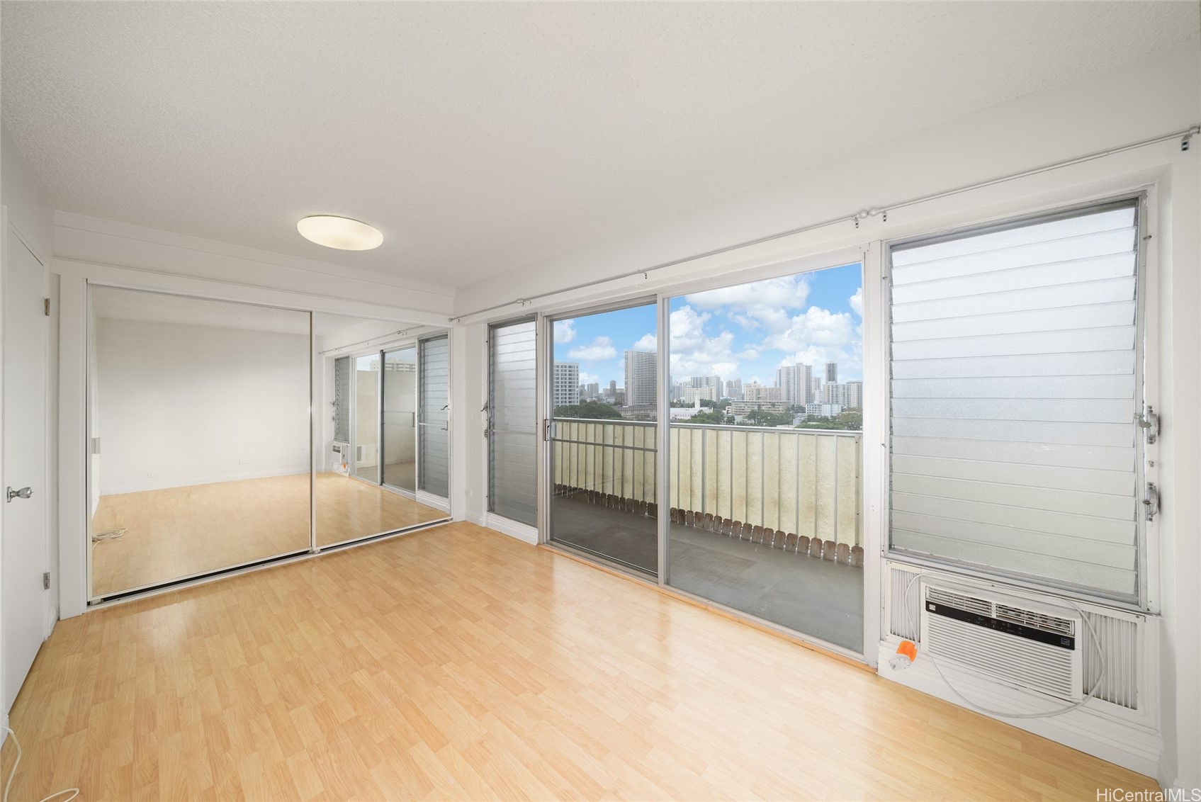 1620 Keeaumoku Street 805