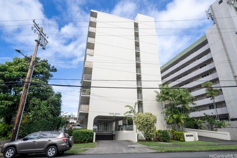 Photo of 1620 Keeaumoku Street #805, Honolulu, HI 96822 (MLS # 202523546)