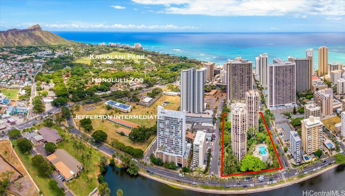 Liliuokalani Gardens Condominium