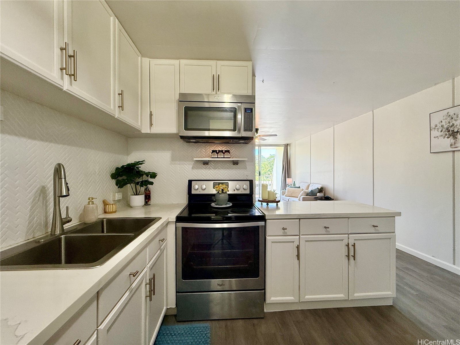 95-2055 Waikalani Place B204