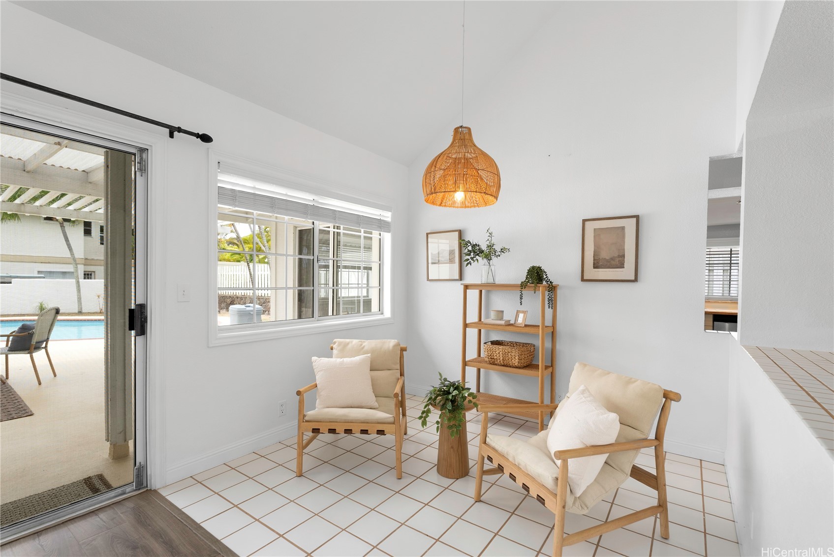 7285 Kanoenoe Street