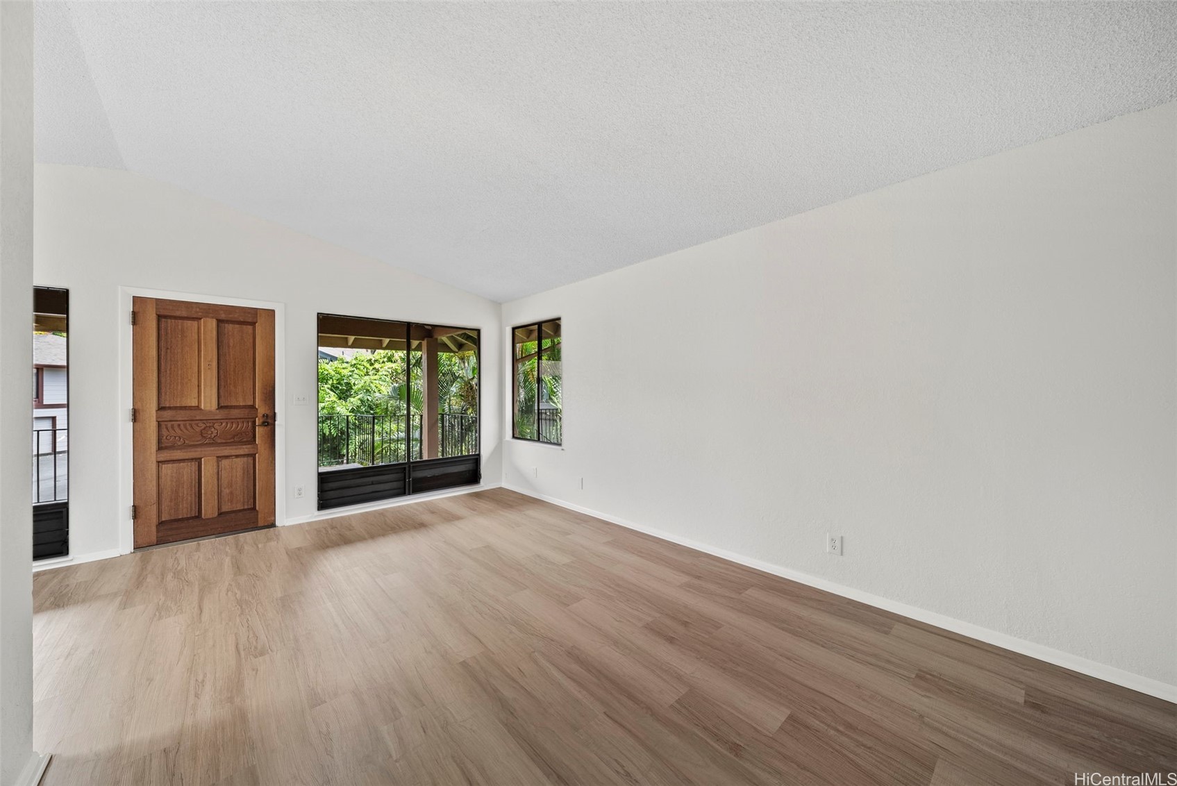 98-1796 Kaahumanu Street 61D