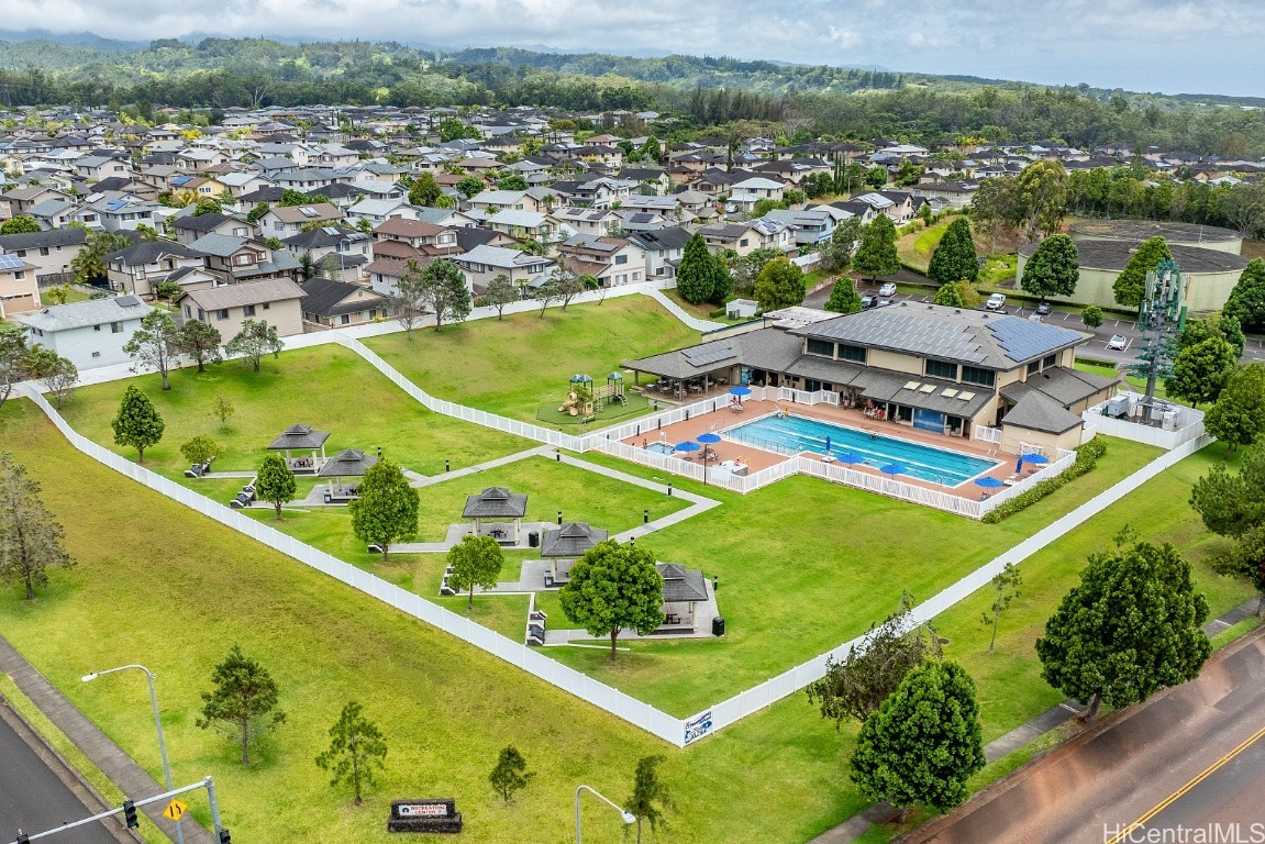 Hillsdale 4 Condominium