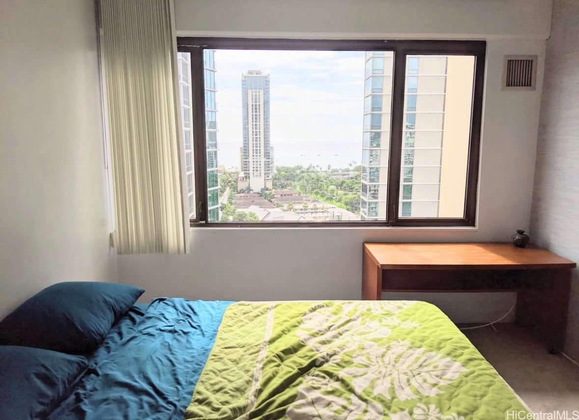 2140 Kuhio Avenue 2006