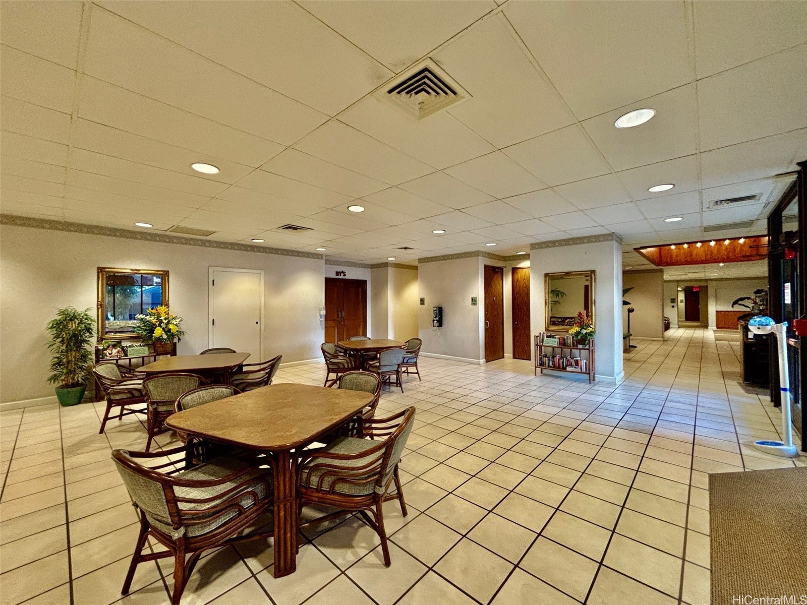 Waikiki Park Hgts Condominium
