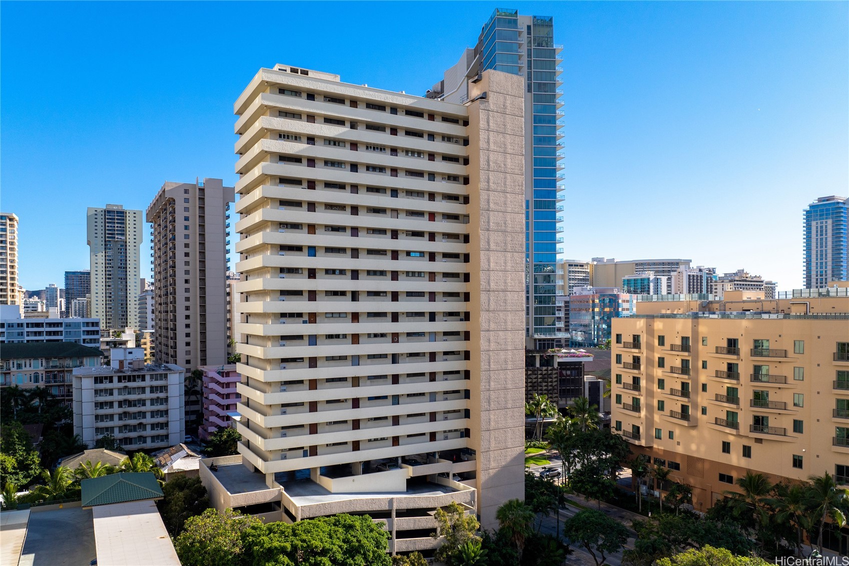 La Casa Condominium