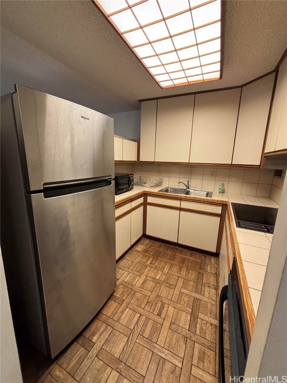425 Ena Road C206