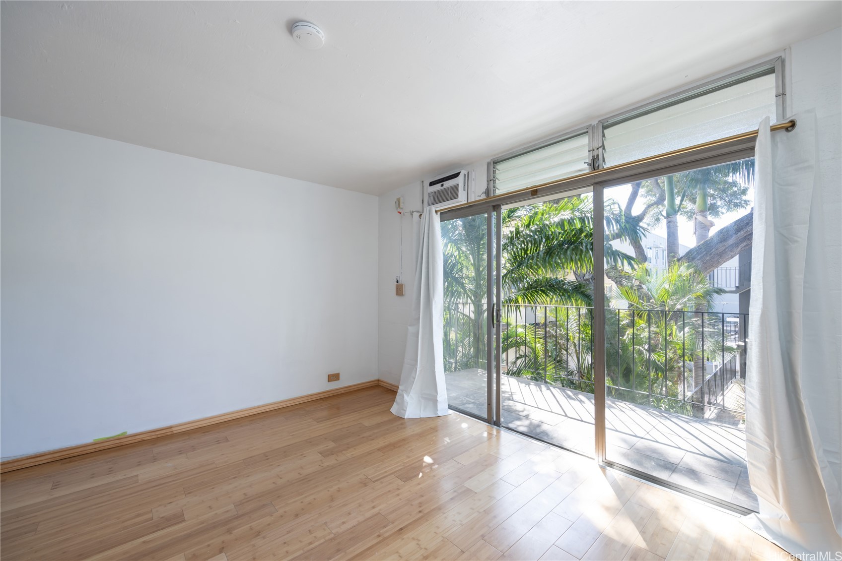 1914 University Avenue 305