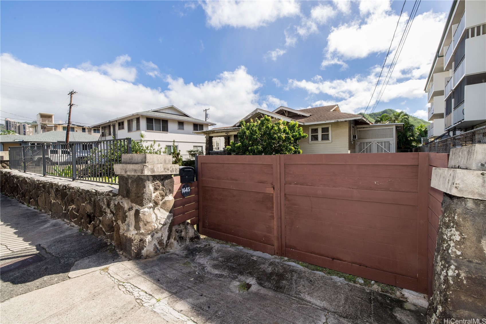 1645 Nuuanu Avenue