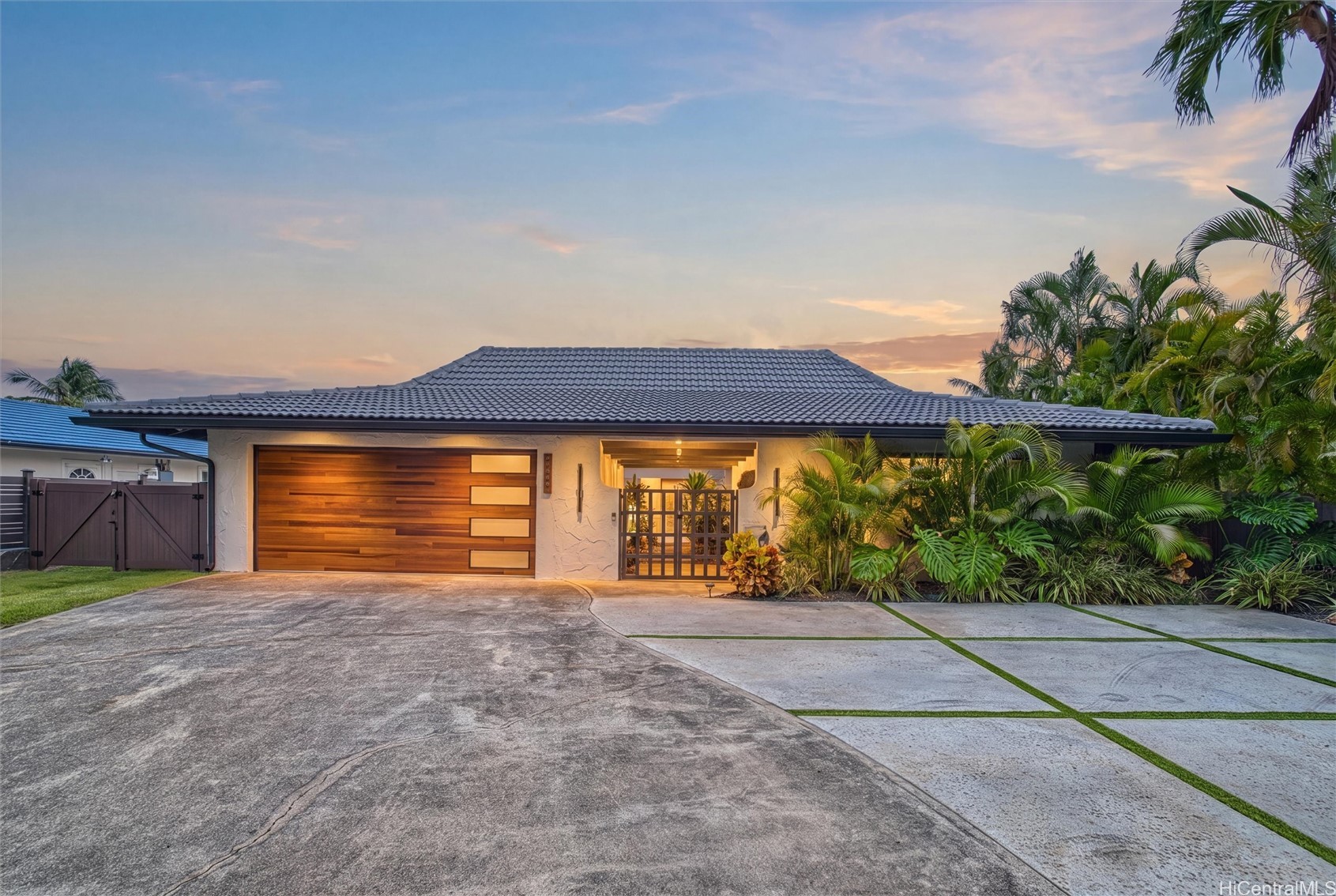 6703 Hawaii Kai Drive