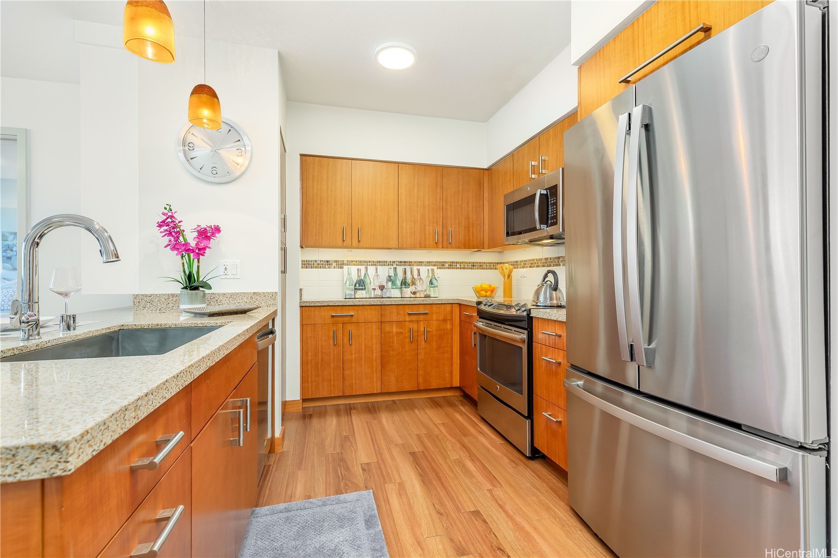 555 South Street 807