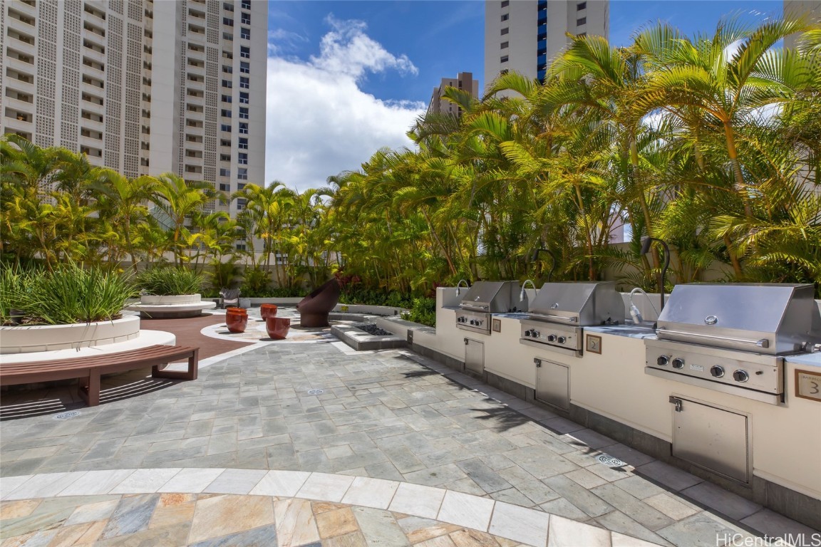 Allure Waikiki Condominium