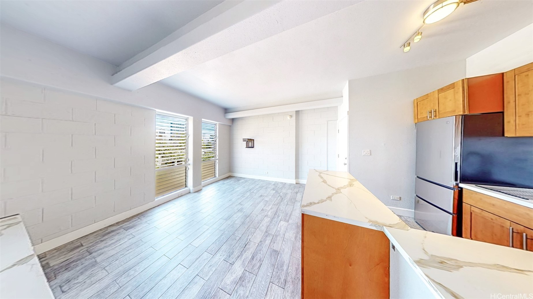 1096 S Beretania Street 301