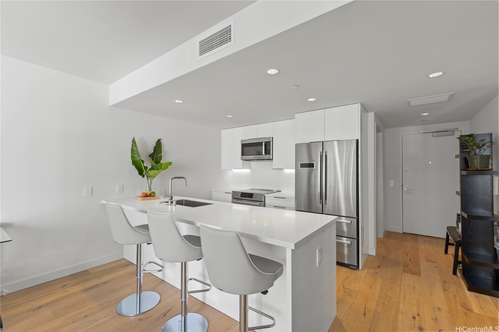 1001 Queen Street 1403