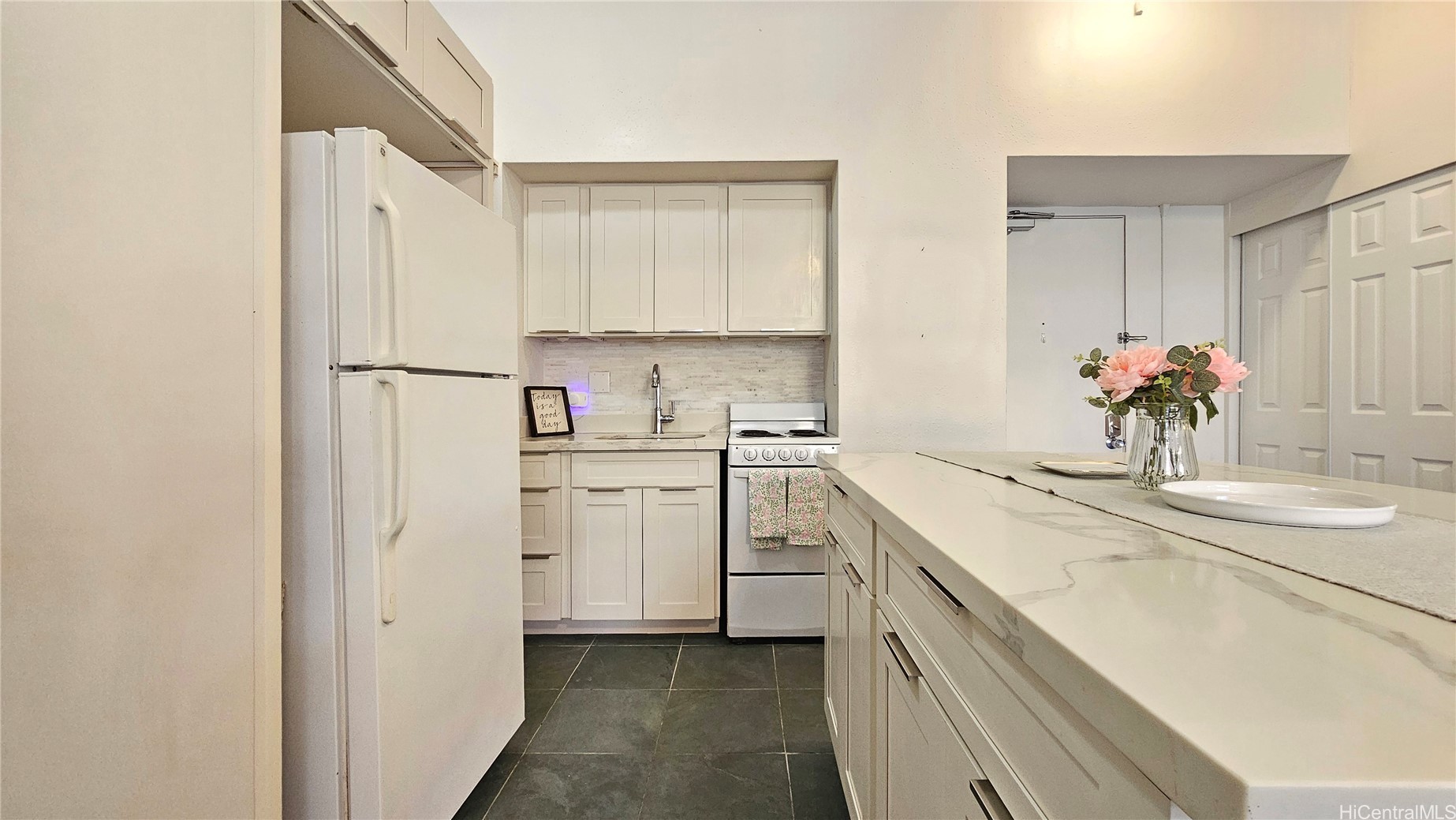445 Kaiolu Street 104