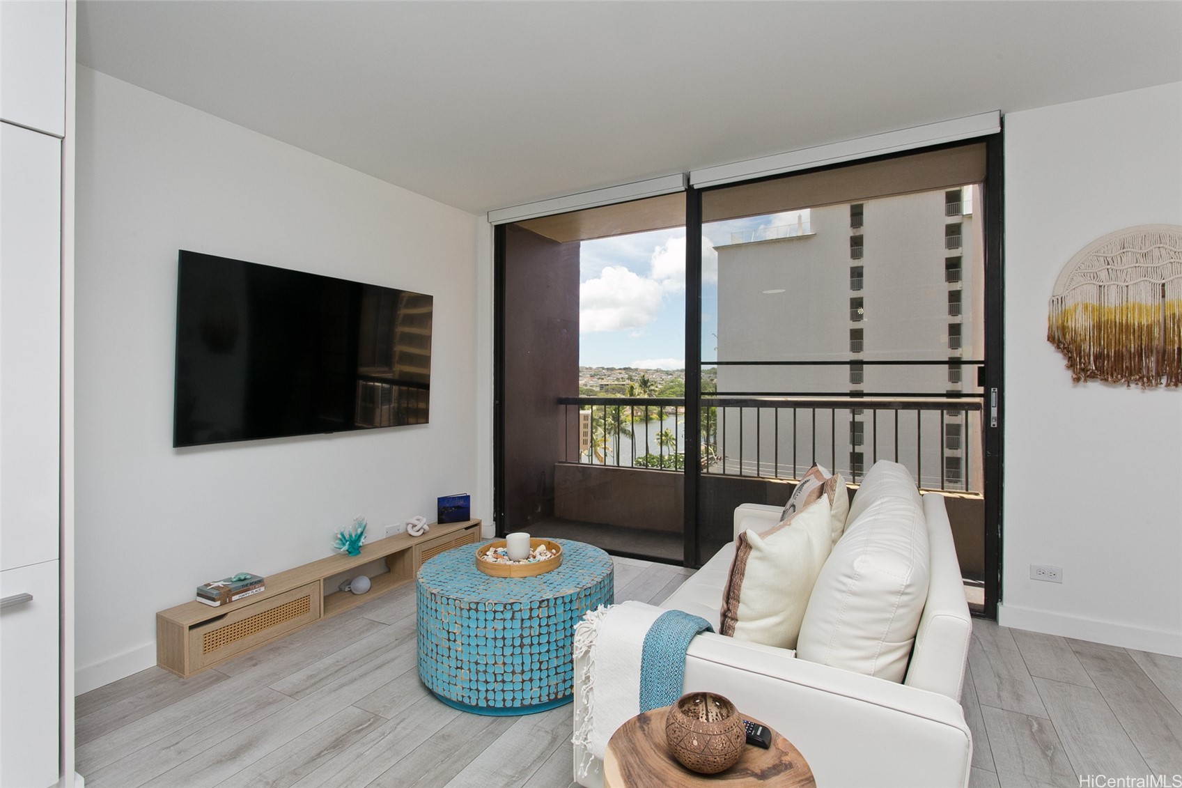 320 Liliuokalani Avenue 602