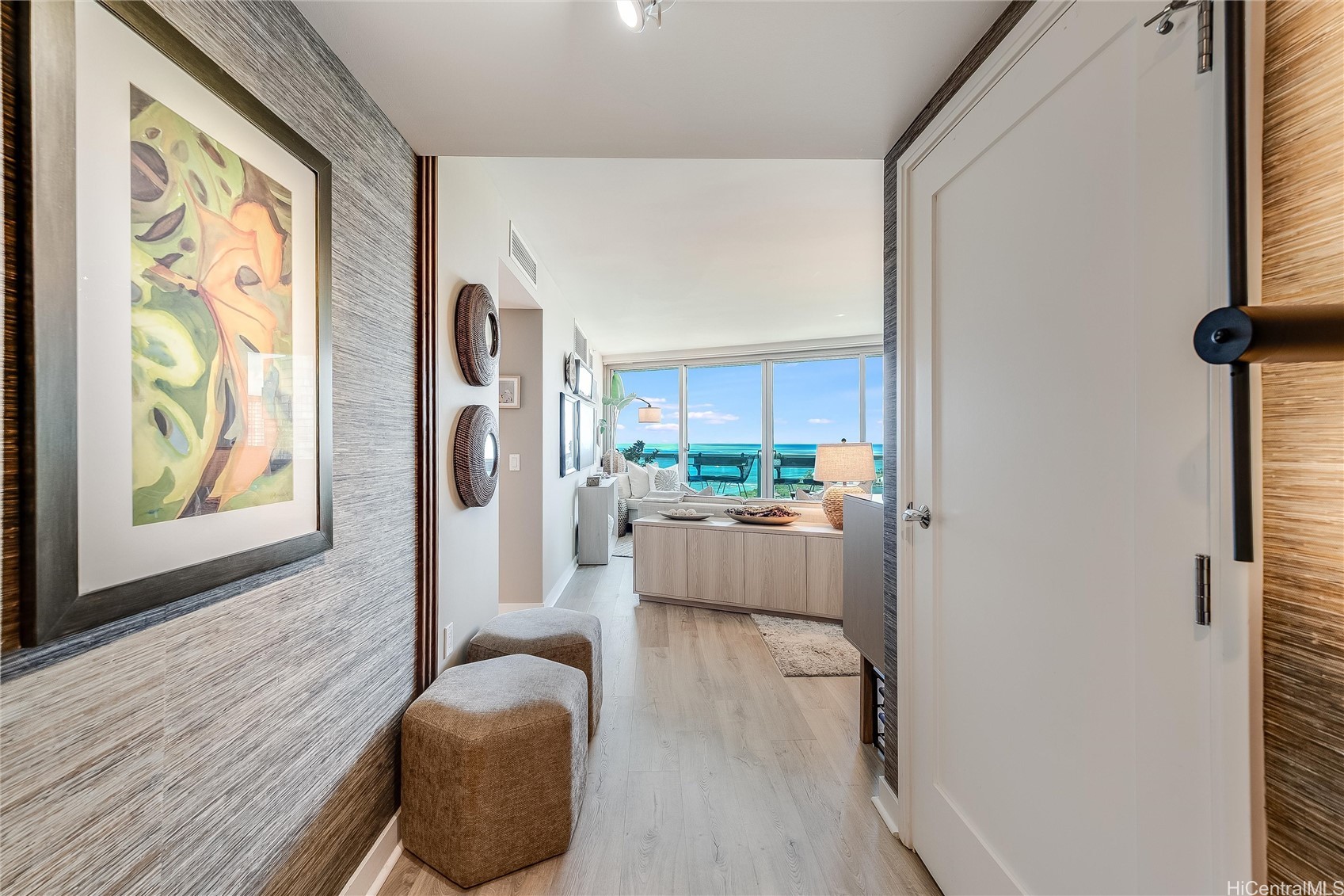 1177 Queen Street 3503