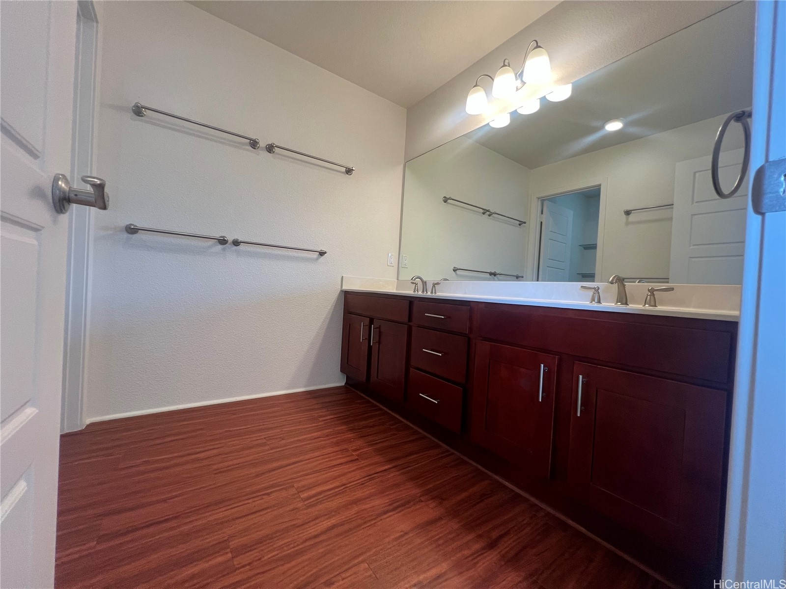 550 Kamaaha Avenue 1005