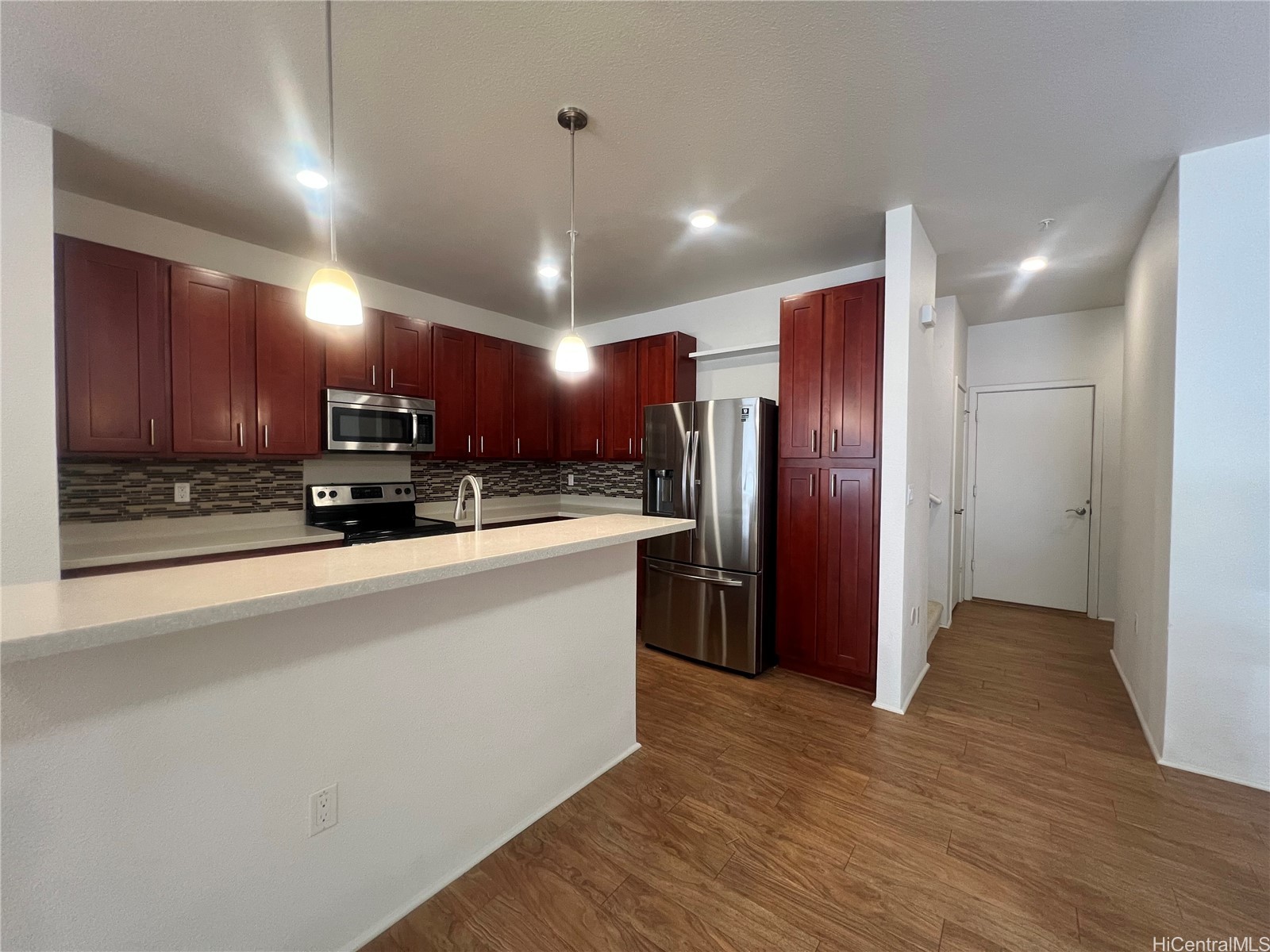 550 Kamaaha Avenue 1005