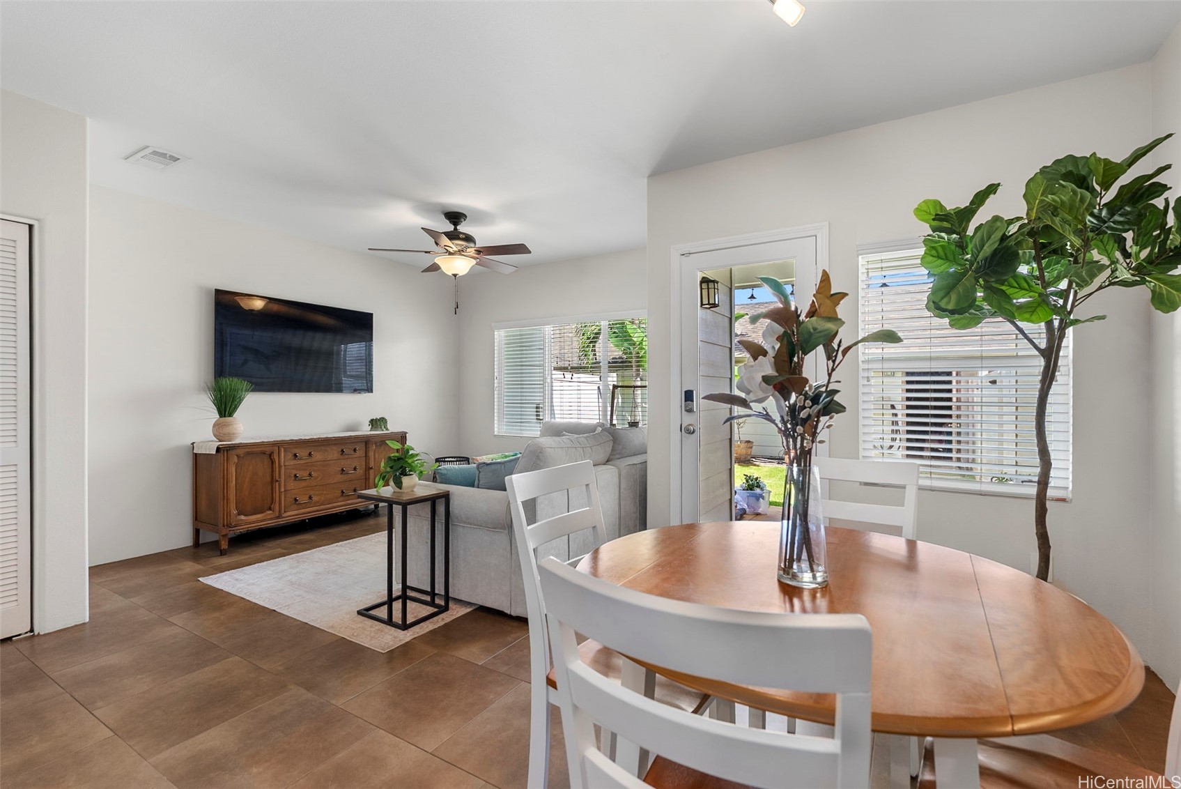 91-1011 Kaipalaoa Street 403