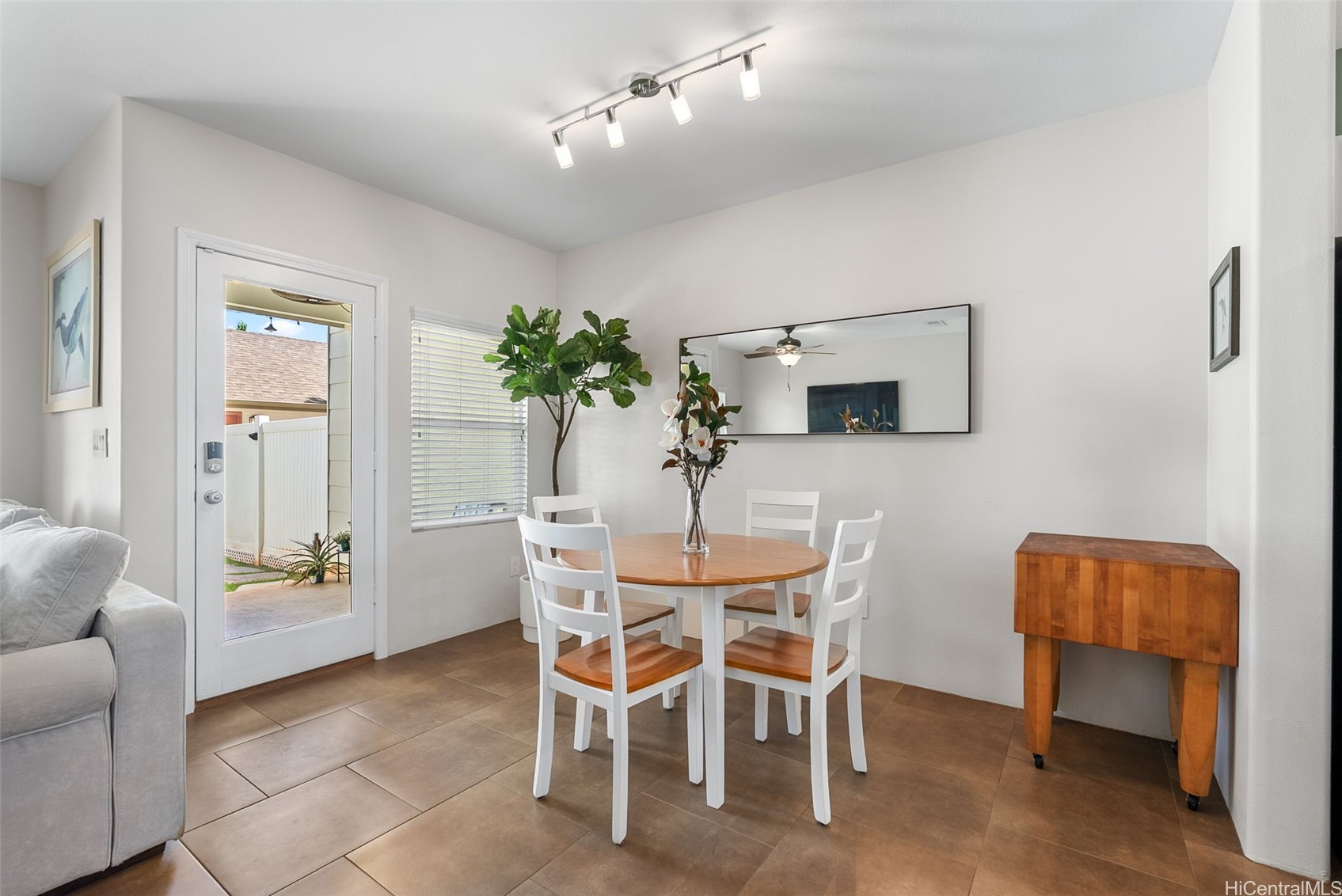 91-1011 Kaipalaoa Street 403