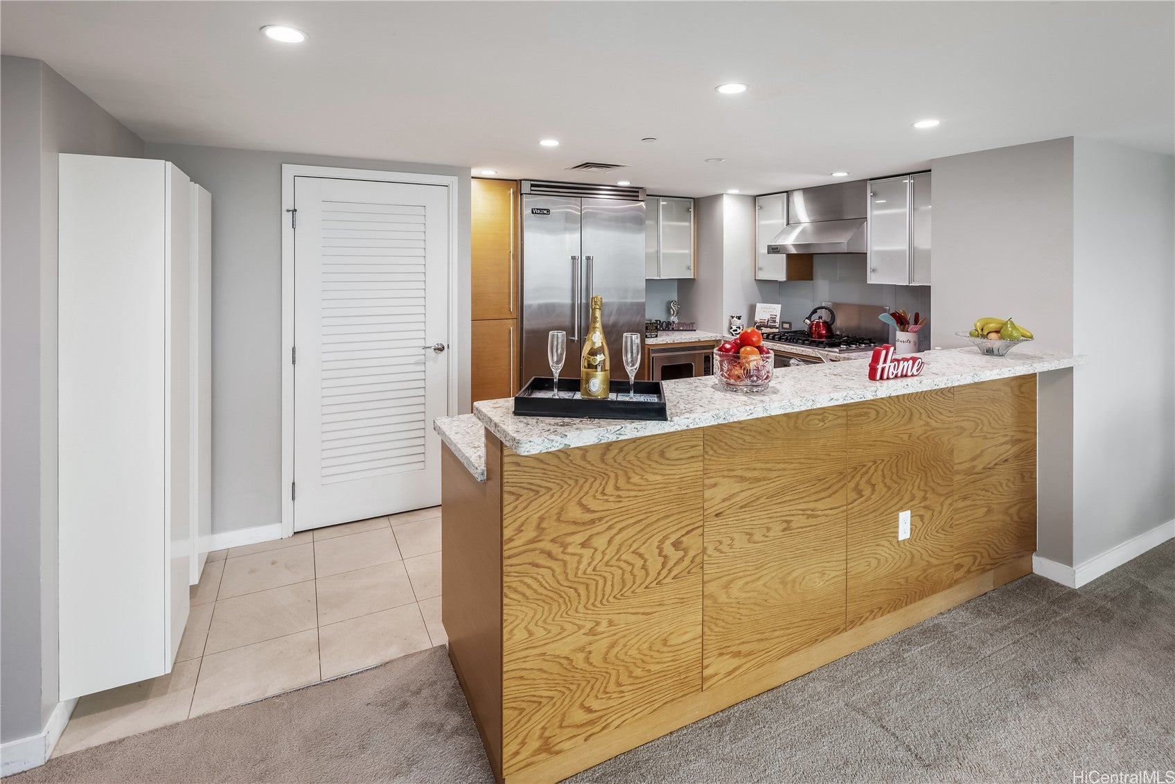 1177 Queen Street 2601