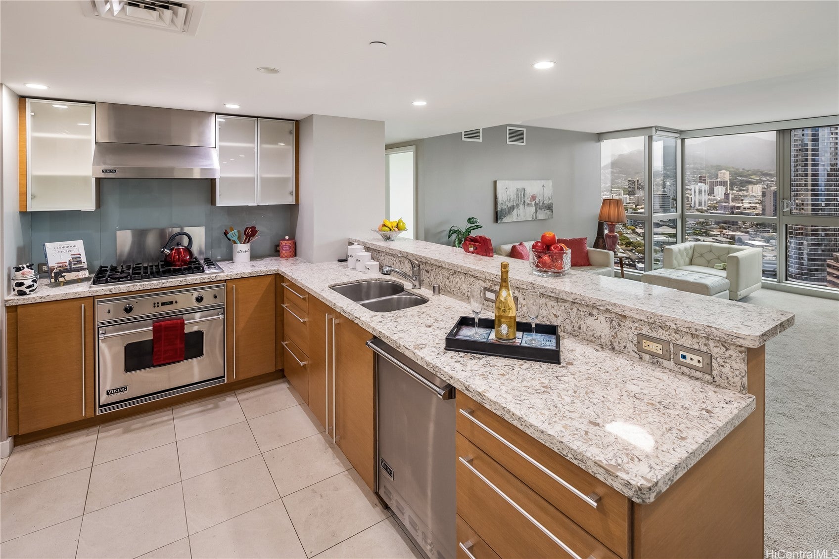 1177 Queen Street 2601