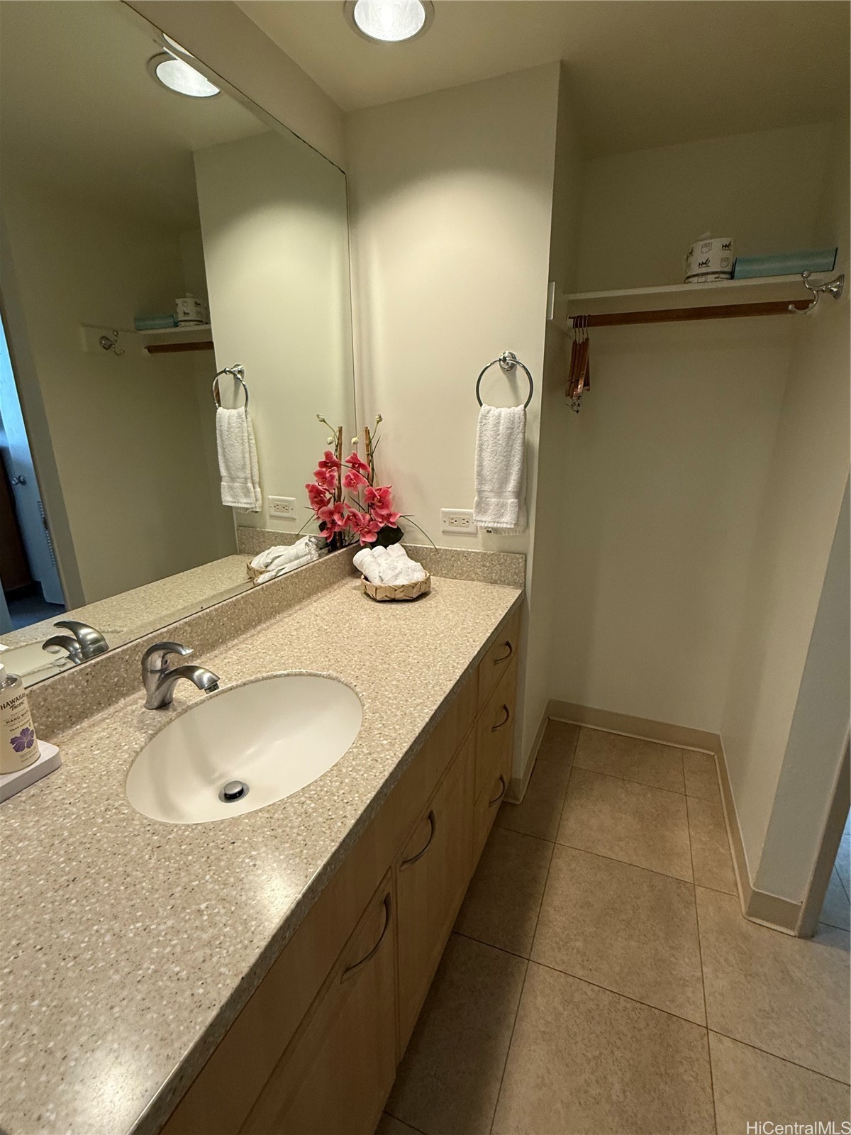 Waikiki Sunset Condominium