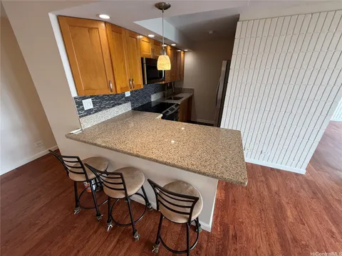 MLS: 202509905