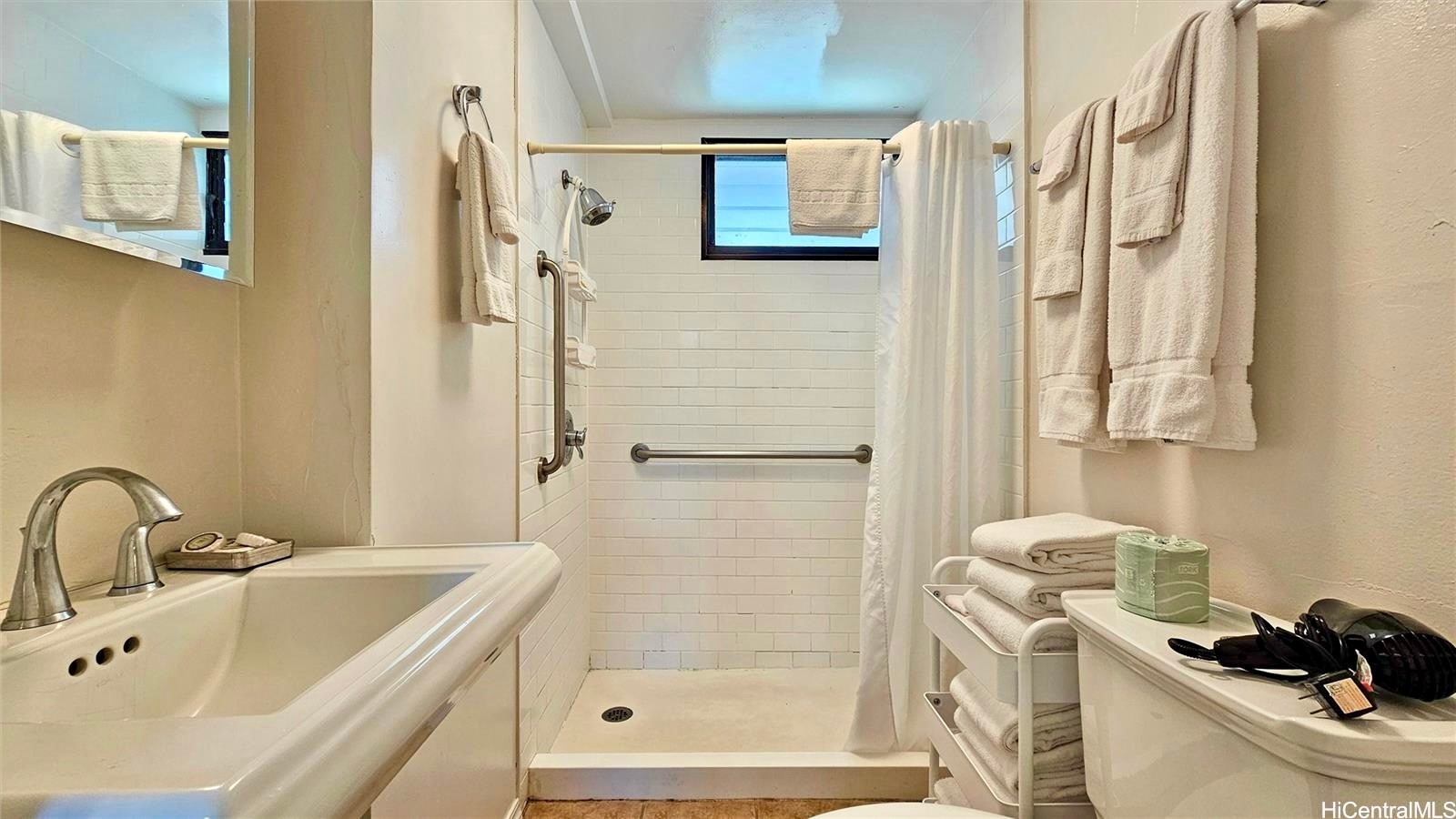 134 Kapahulu Avenue 220