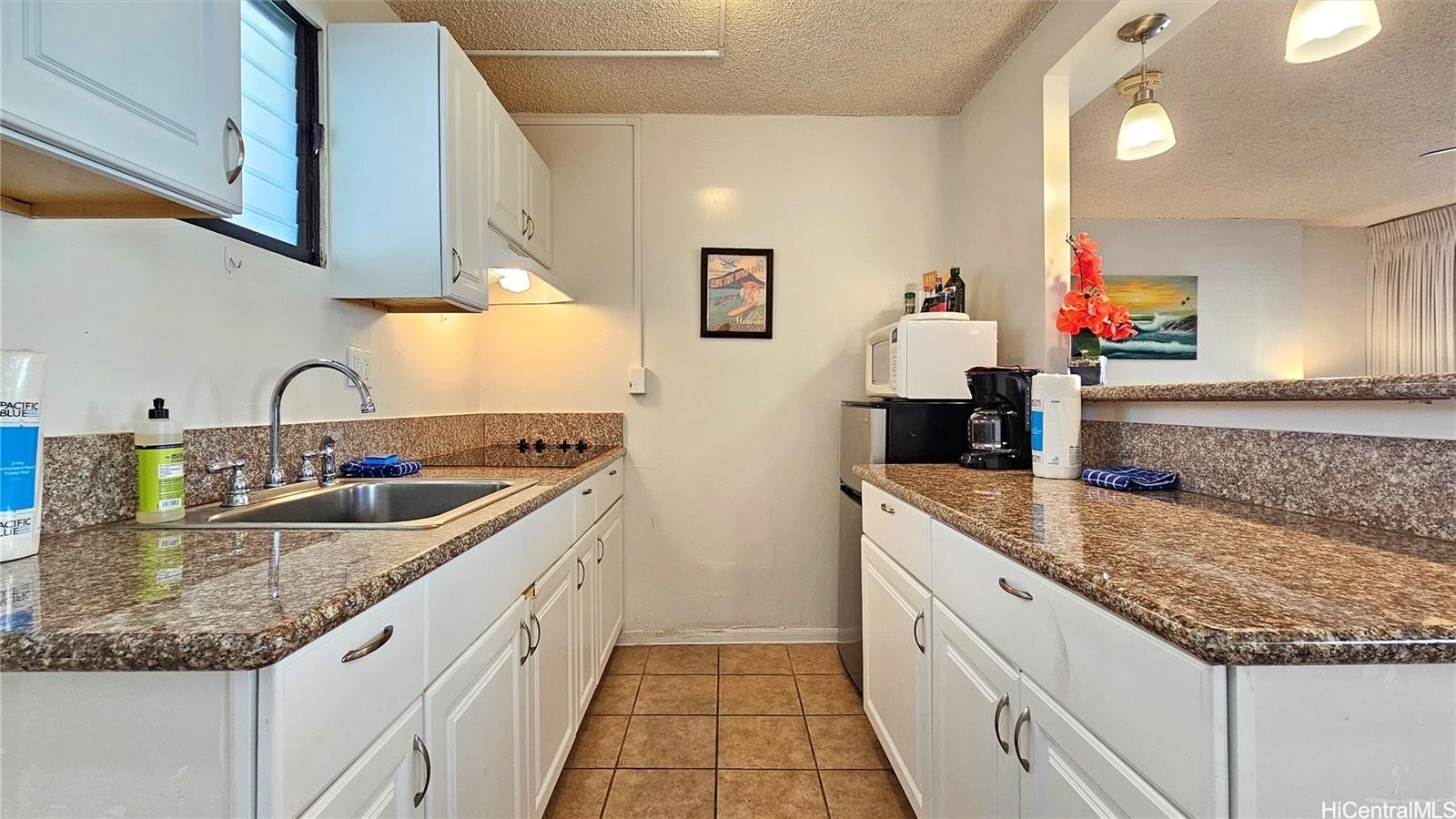 134 Kapahulu Avenue 220