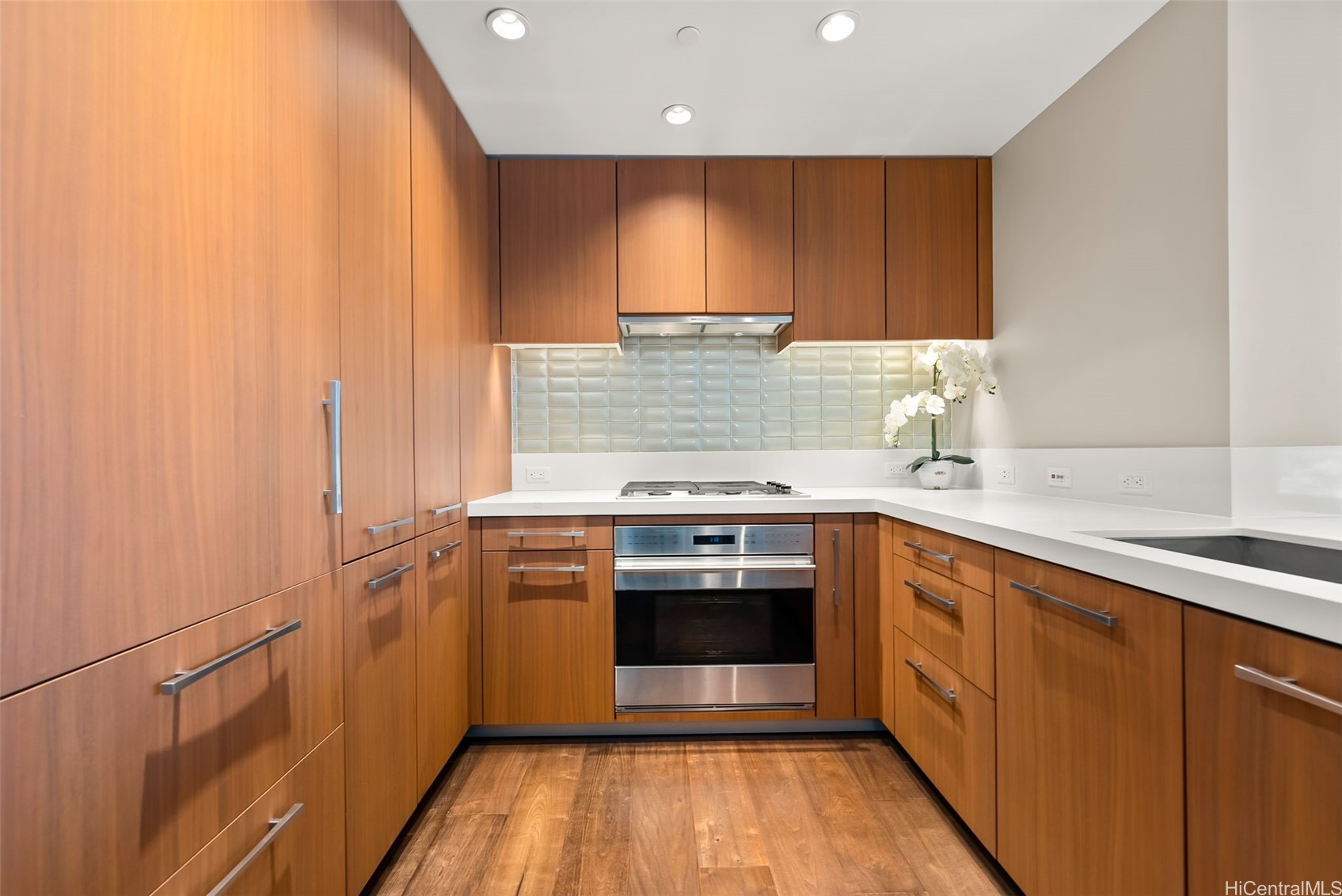 1555 Kapiolani Boulevard 1615