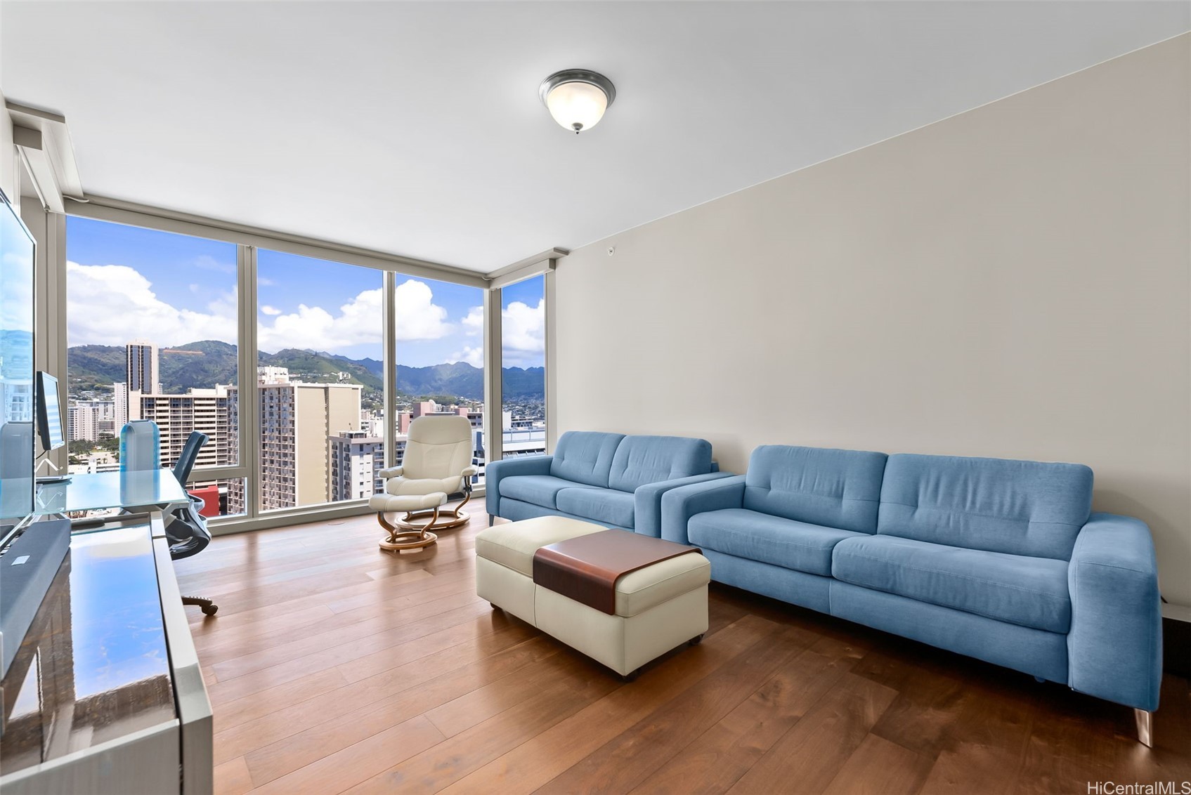 1555 Kapiolani Boulevard 1615