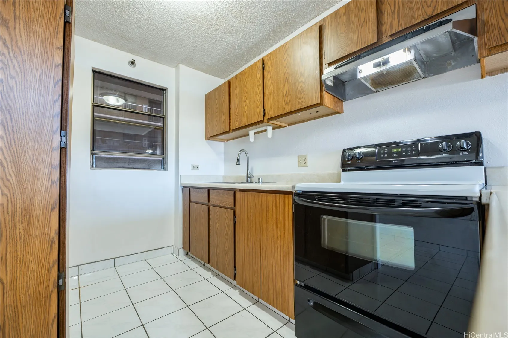 Aiea, Hawaii 96701, United States, 2 Bedrooms Bedrooms, ,2 BathroomsBathrooms,Residential,Active,136226