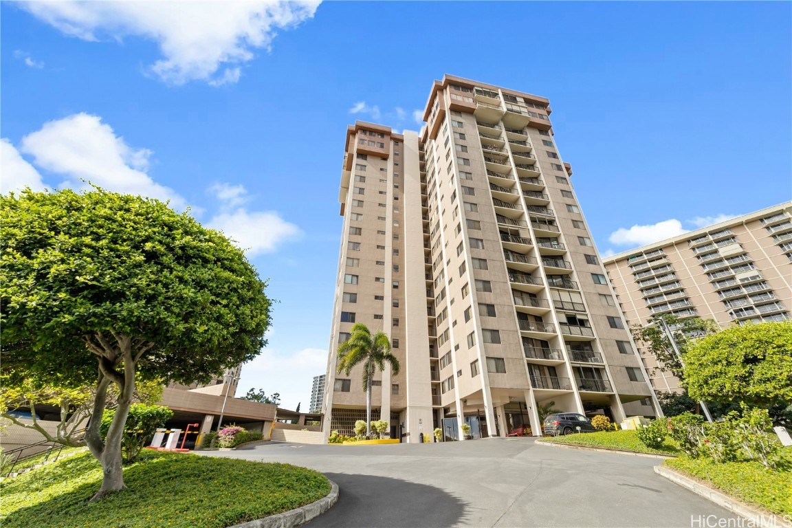 Park At Pearlridge Condominium