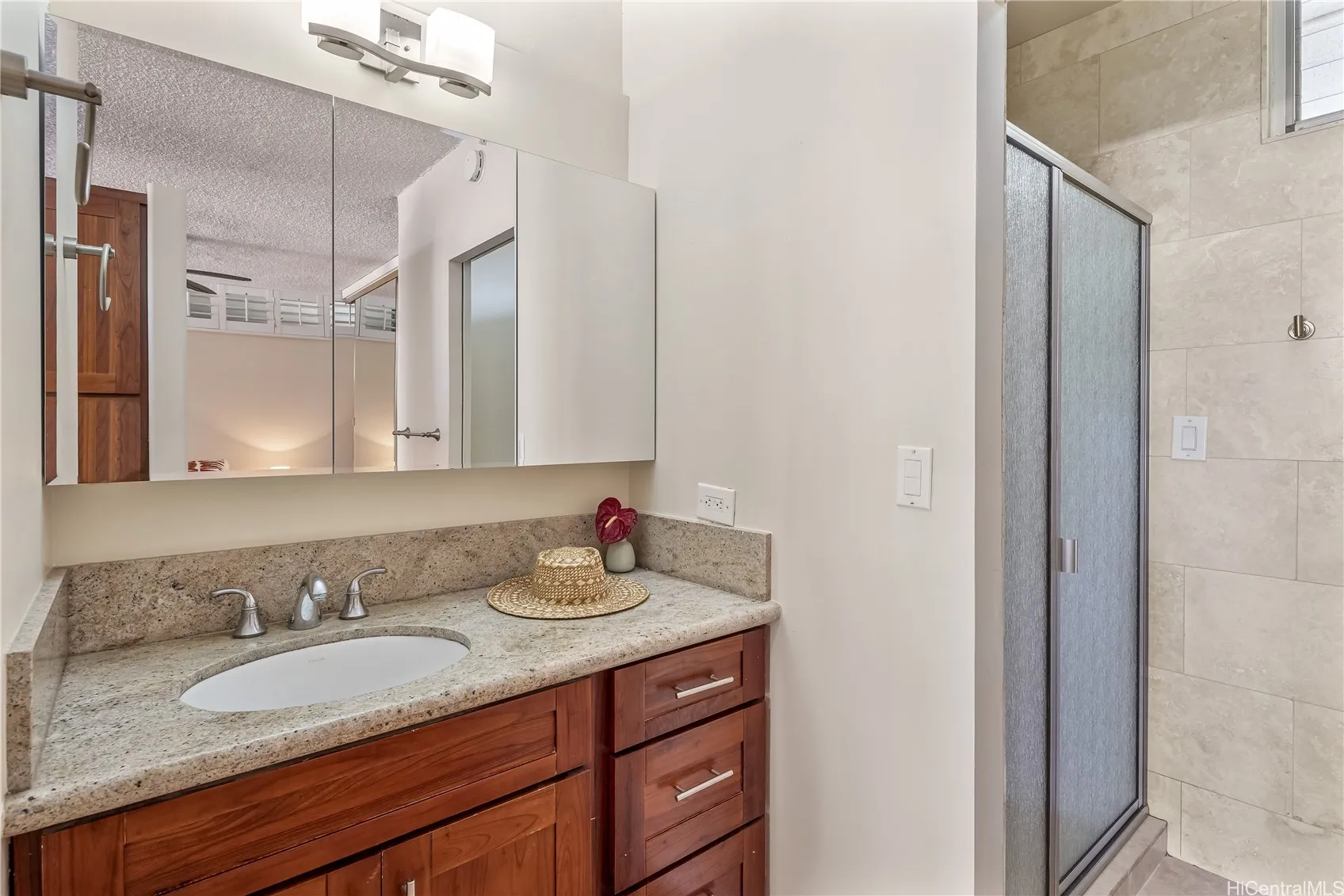Honolulu, Hawaii 96815, United States, ,1 BathroomBathrooms,Residential,Active,241462
